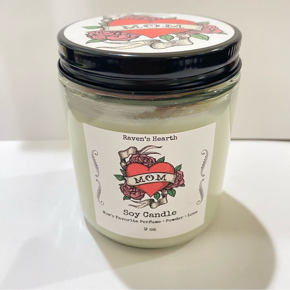 MOM Candle for Mother’s Day | Smells like Mom’s Perfume | Vegan - Picture 5 of 6